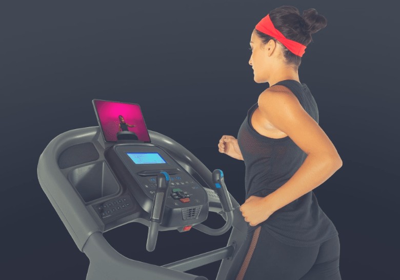 Horizon Fitness 7.4 AT Treadmill 3
