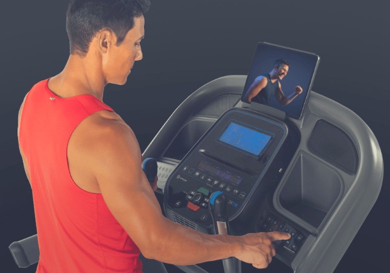 Horizon Fitness 7.4 AT Treadmill 5