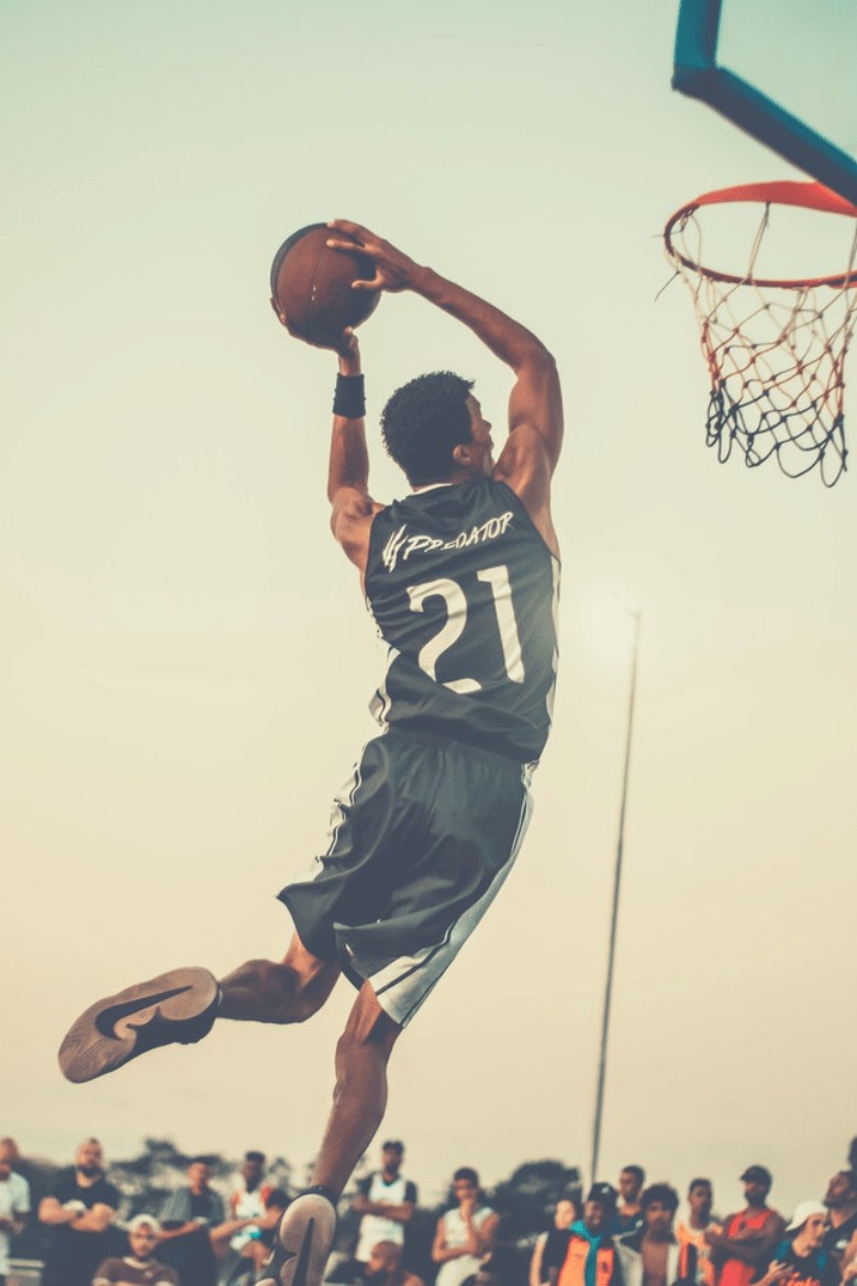 How to Dunk 3 Ways to Improve Your Vertical Jump 2