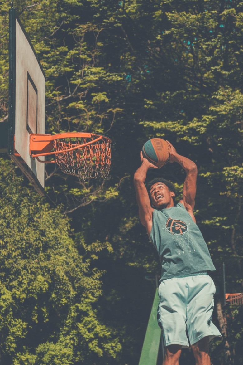 How to Dunk 3 Ways to Improve Your Vertical Jump 3